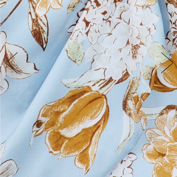 Length from bust to hem of size S: 74cm
Cold hand wash only.
Polyester - Picture 4 of 5